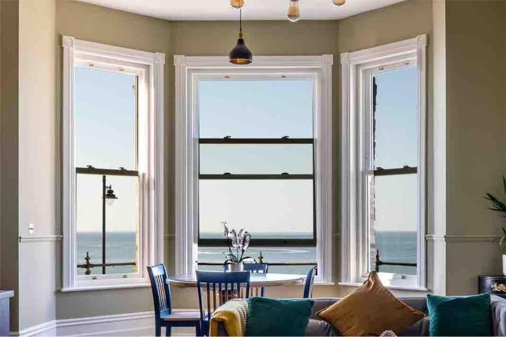 Beachfront Luxury Home With Spectacular Sea Views Херн-Бей Экстерьер фото