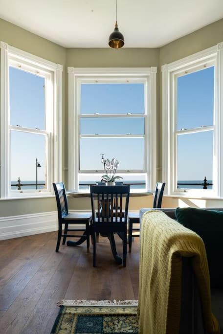 Beachfront Luxury Home With Spectacular Sea Views Херн-Бей Экстерьер фото
