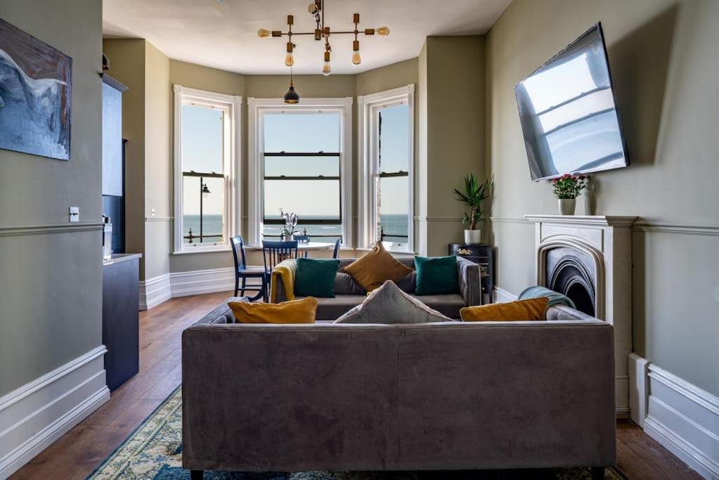 Beachfront Luxury Home With Spectacular Sea Views Херн-Бей Экстерьер фото